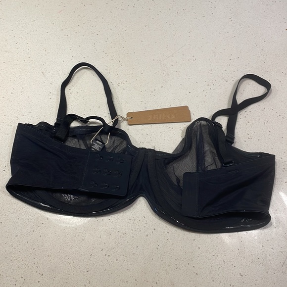 SOLD Skims ultra fine mesh bra 32ddd - Picture 3 of 4